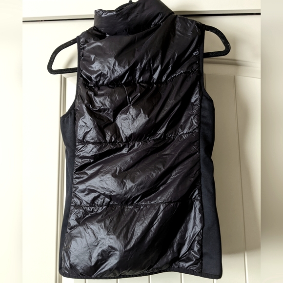 Fabletics puffer vest - Picture 3 of 6